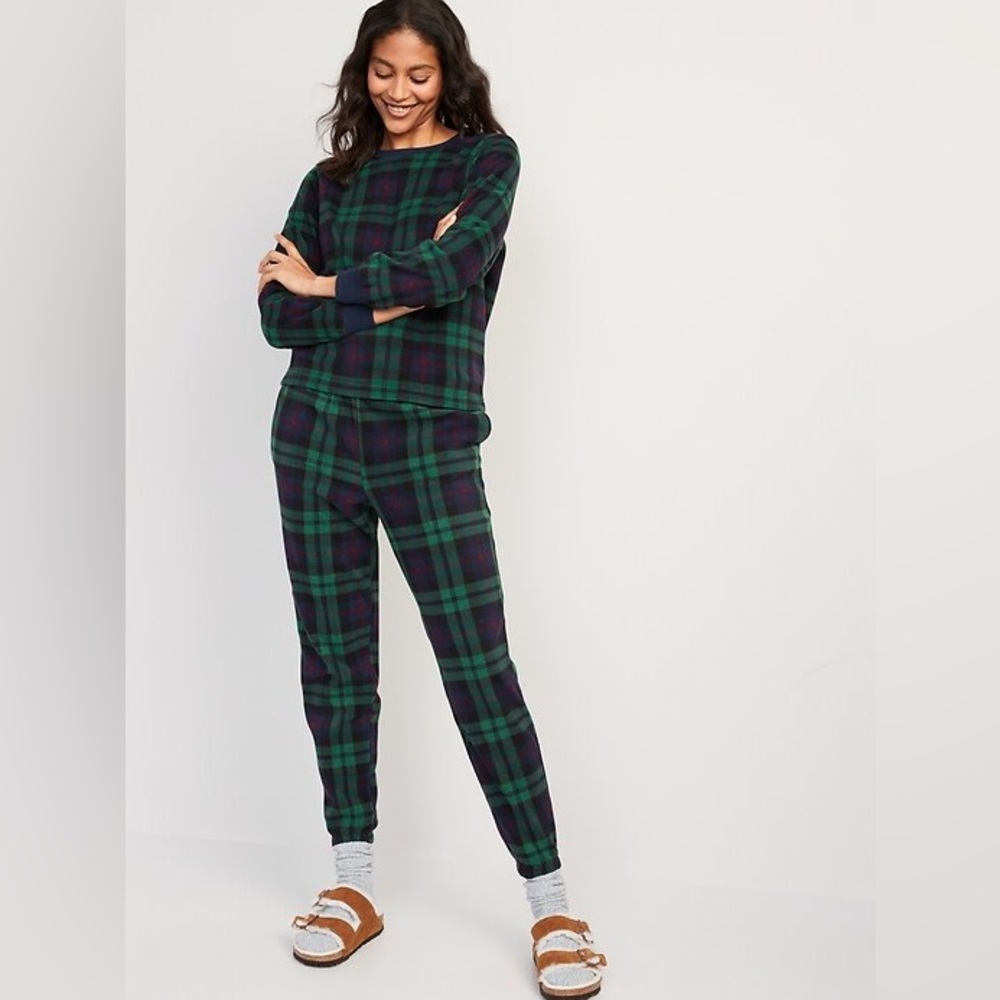 Old Navy Women’s Marching Micro fleece Pajama Set